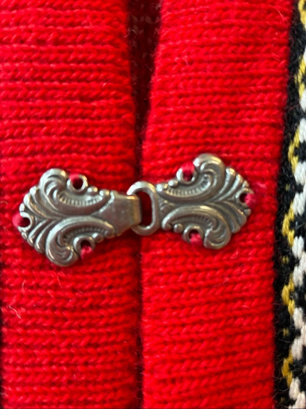Nordstrikk’s Vintage Norwegian Red & White Wool Cardigan with Pewter Clasps - Picture 3 of 7